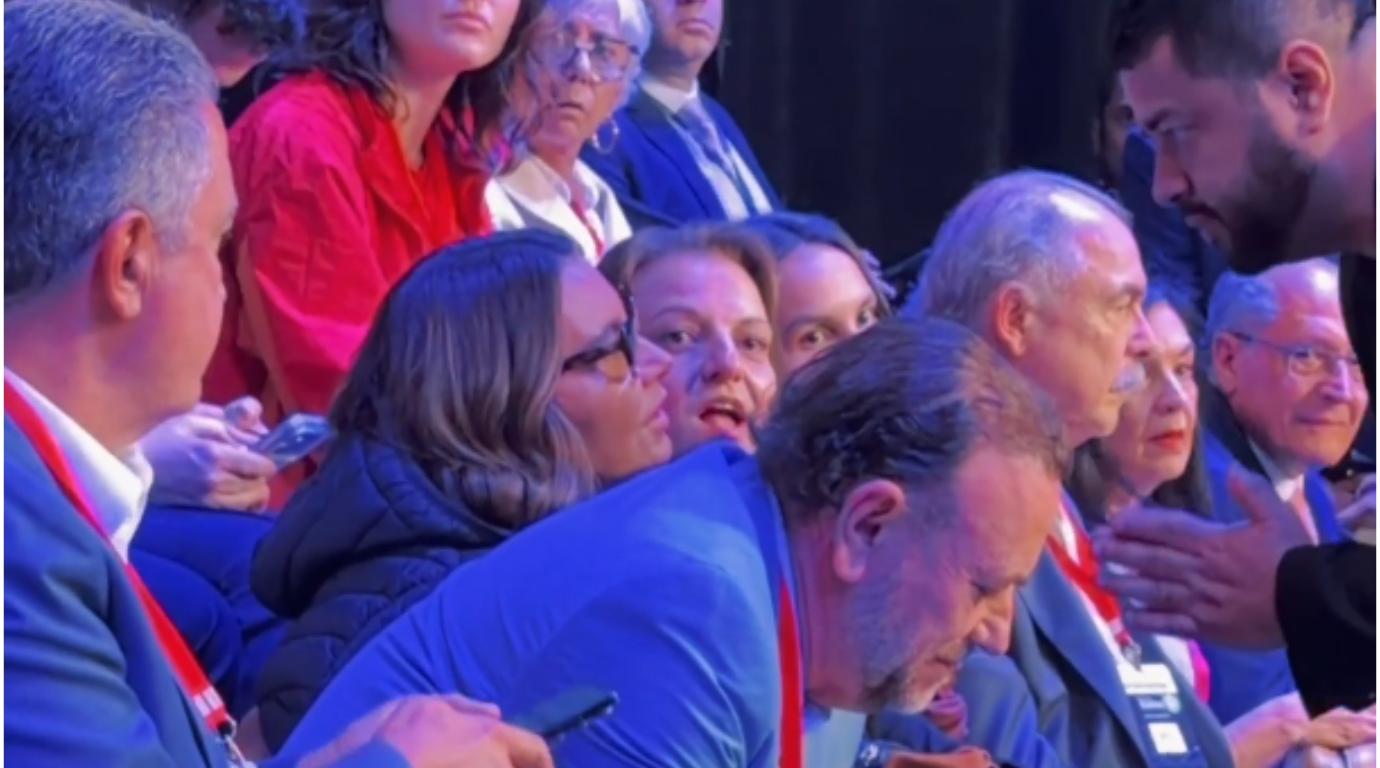 Janja leva bronca da produção durante debate entre Lula e Flávio; vídeo