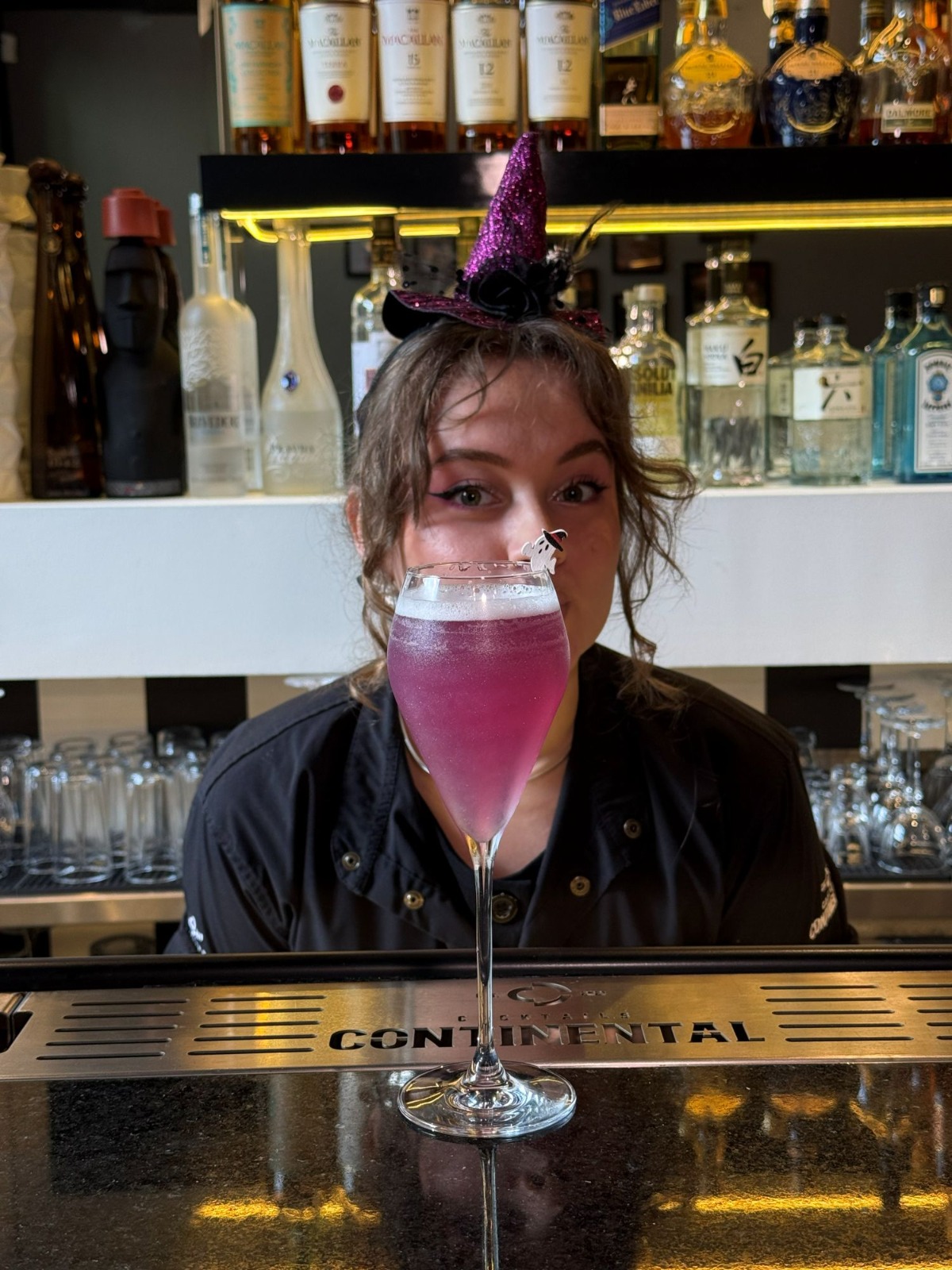 Halloween no Continental Batel terá jazz ao vivo, drinks exclusivos e concurso de fantasias