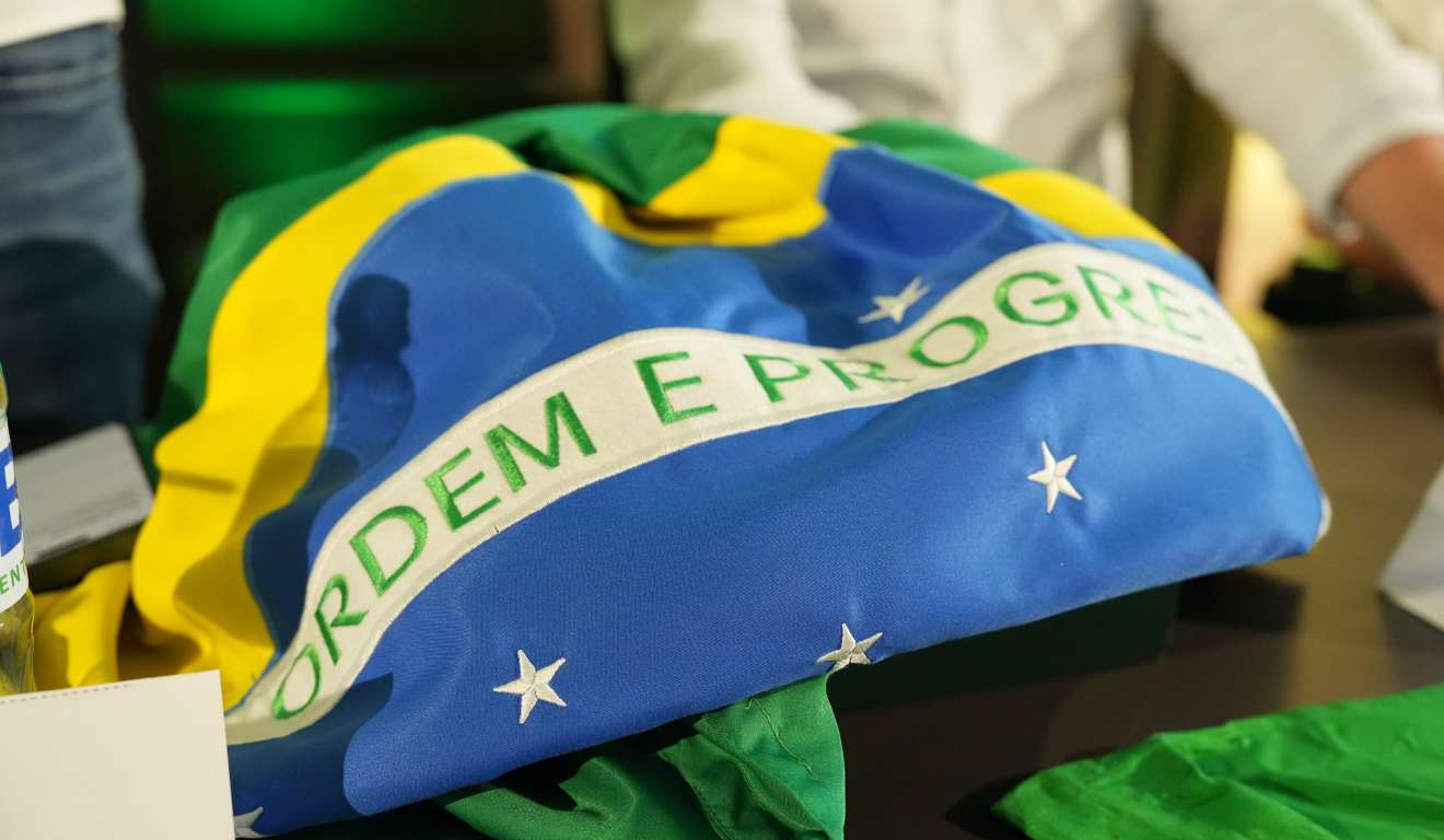 “Imprevísivel” e “decisiva”: como a imprensa internacional repercute a eleição brasileira