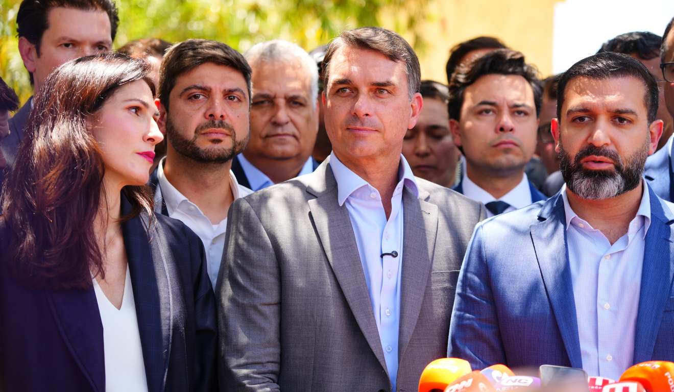 “Aposentado, fique tranquilo”: Flávio rebate PT e nega corte em benefícios