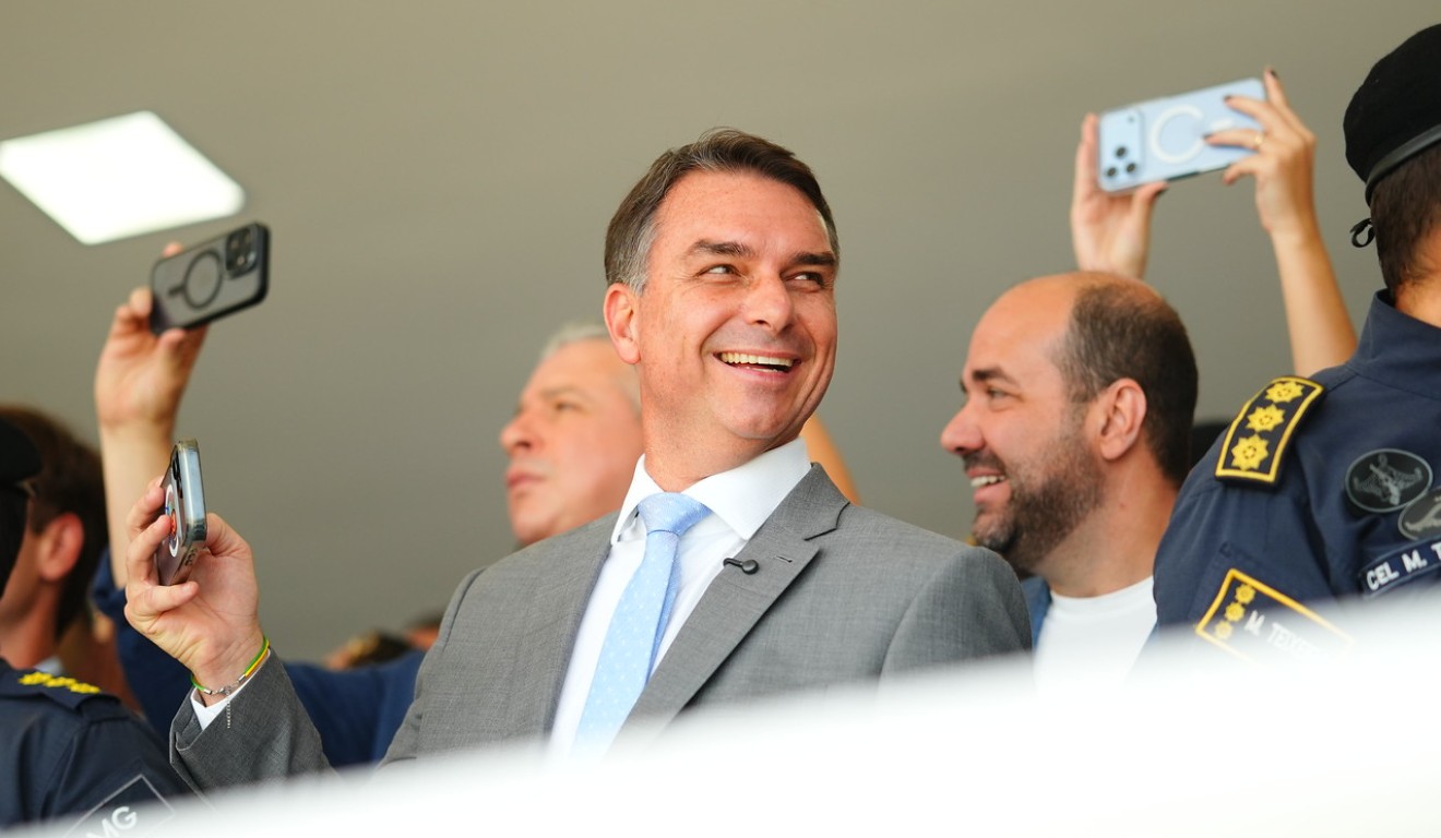 “A gente vai ficar décadas sem falar de PT”, afirma Flávio Bolsonaro