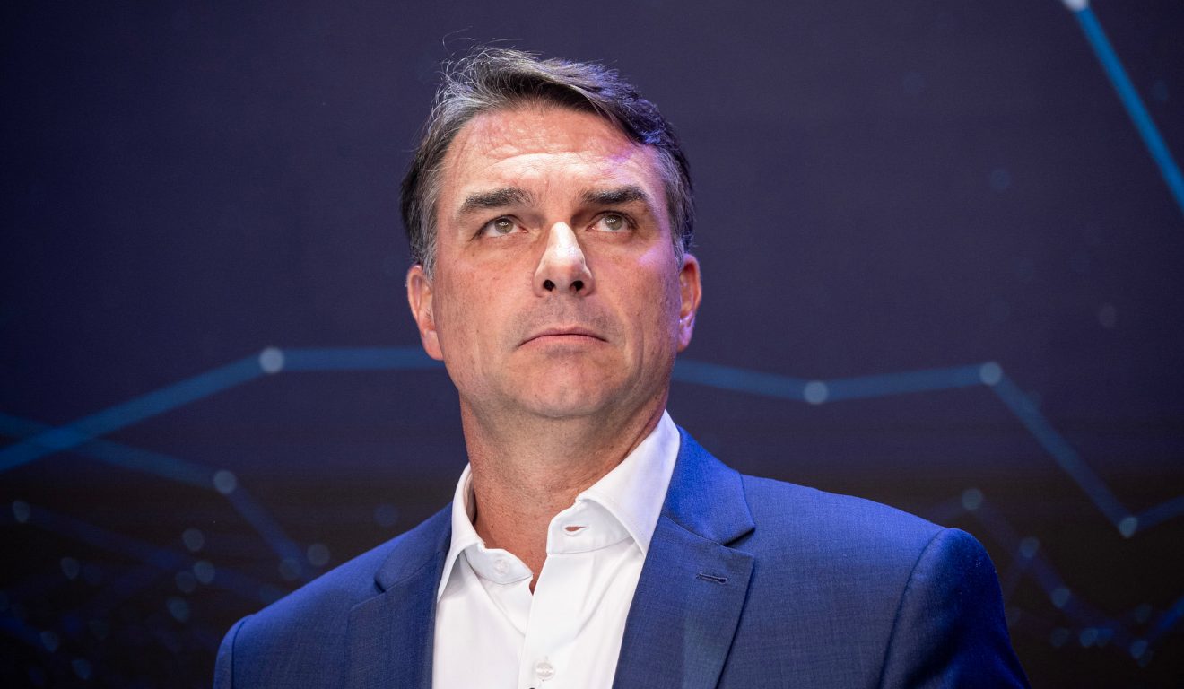 Panorama: Flávio Bolsonaro se diz “presidente eleito do Brasil” em carta aberta nas redes sociais; leia