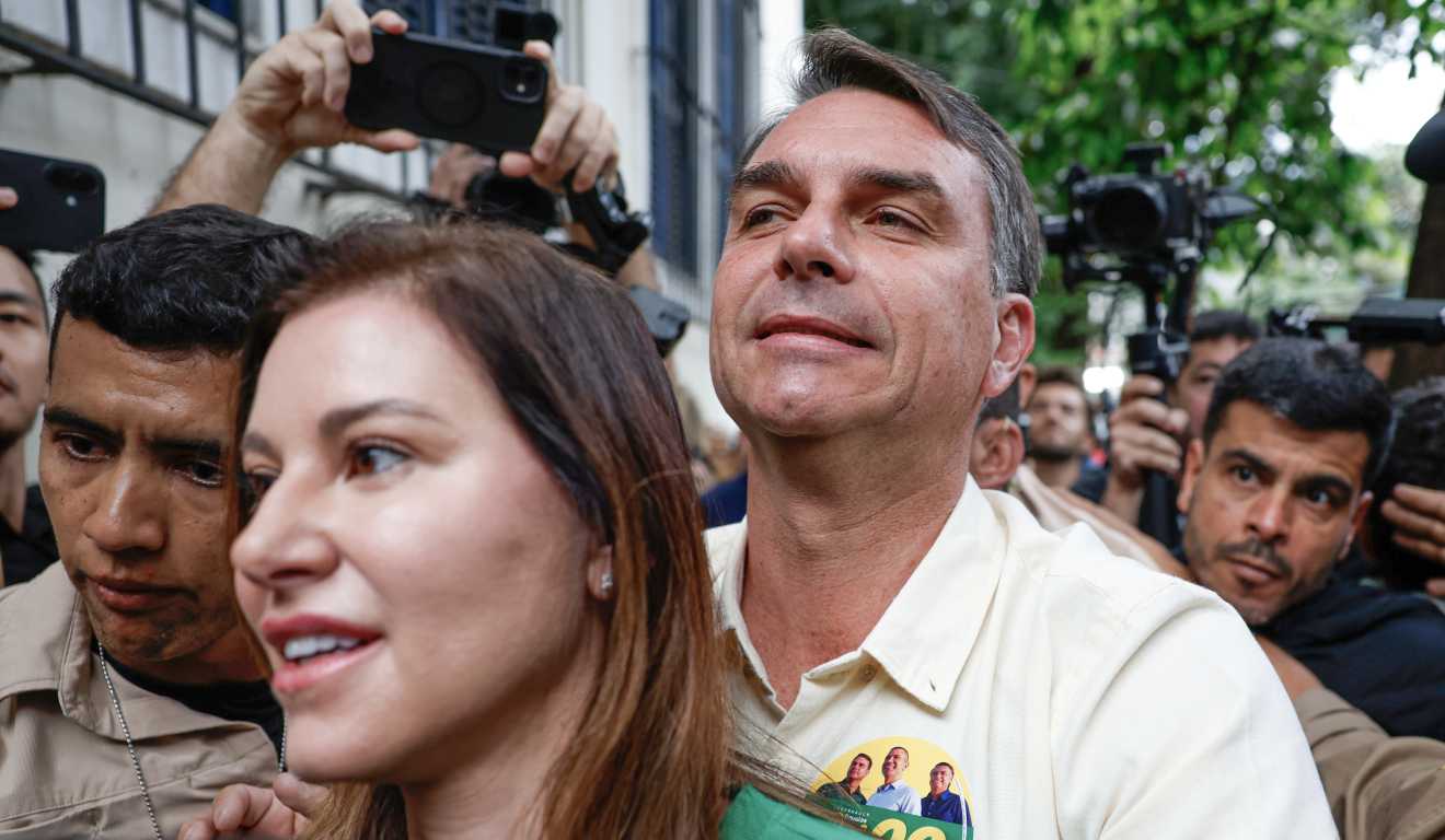 Com 59%, Flávio Bolsonaro é o mais votado para presidente no Paraná