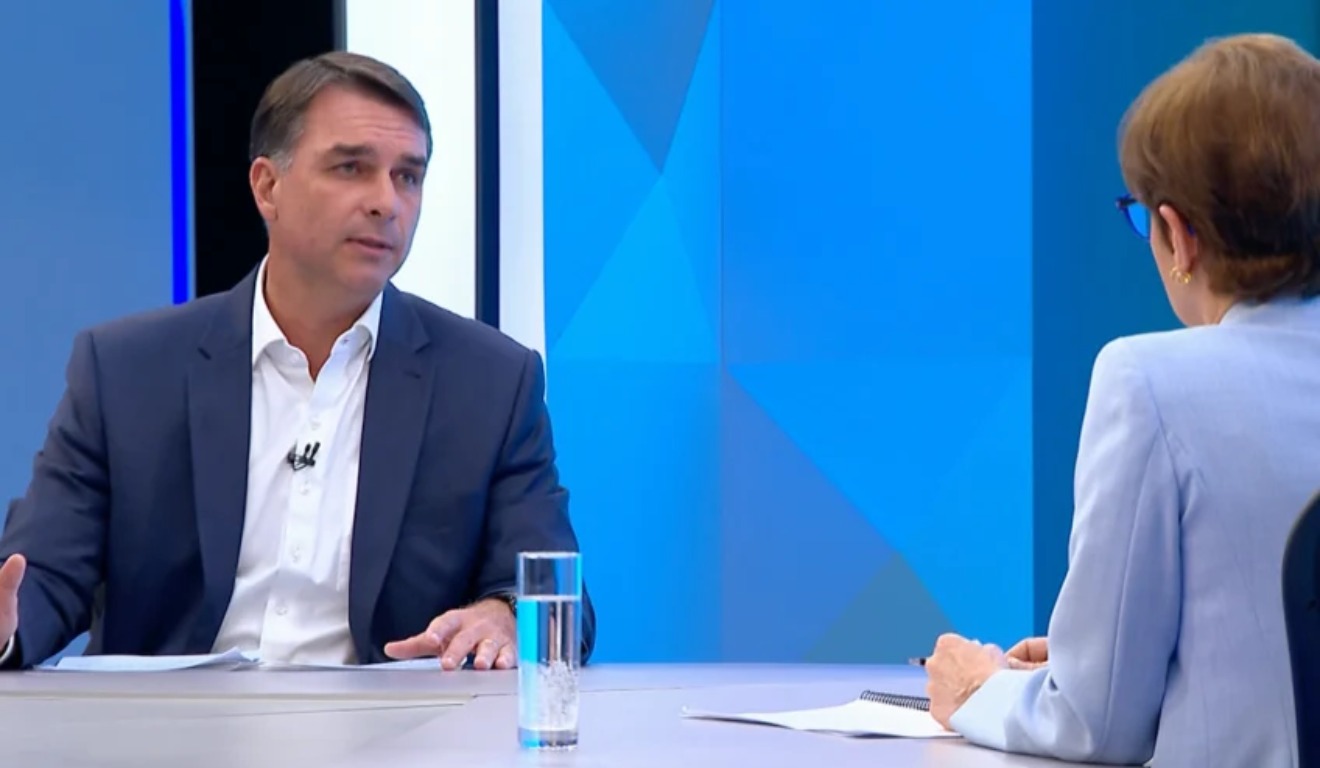 Flávio Bolsonaro diz que manterá fim da escala 6×1 se for eleito presidente
