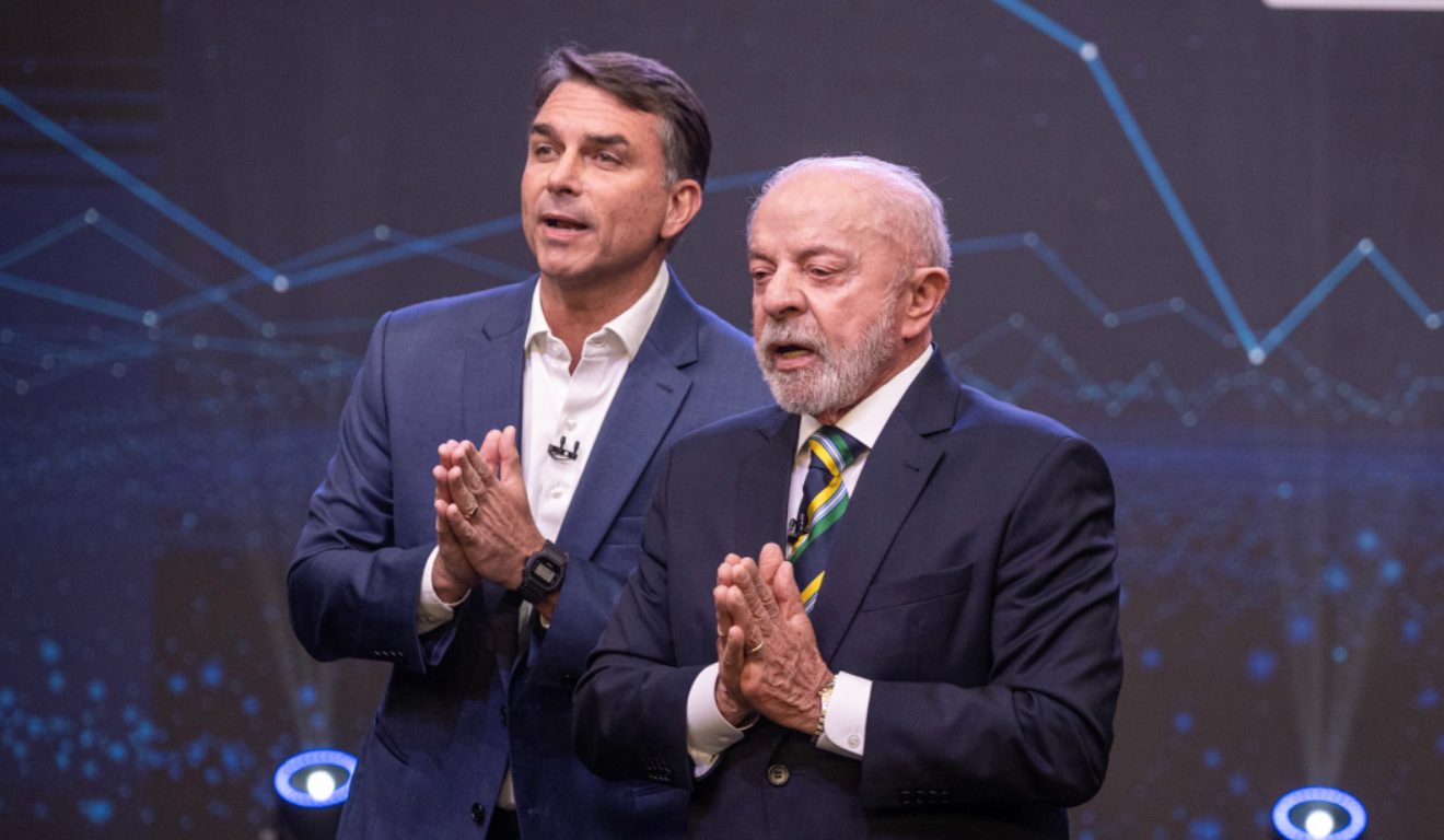Lula e Flávio Bolsonaro travam batalha judicial no TSE com 784 ações às vésperas do 2º turno