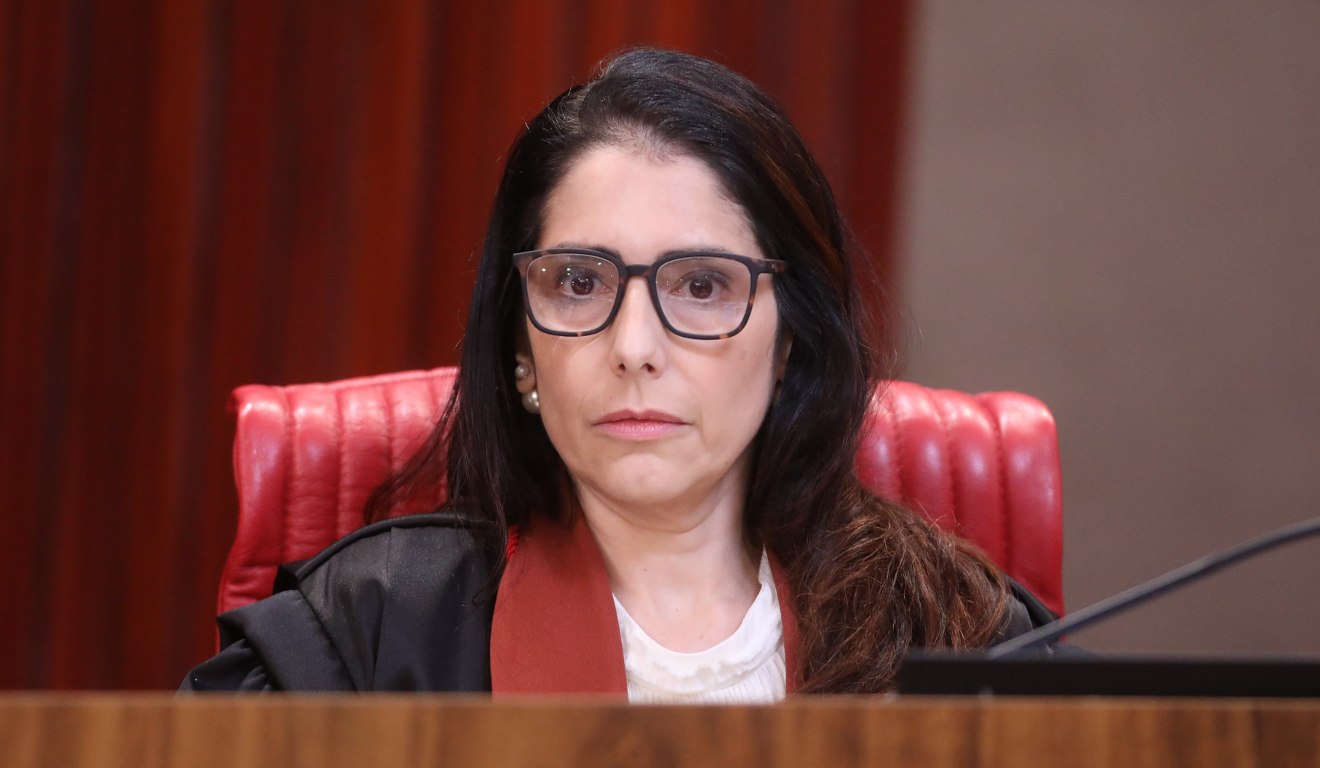 VÍDEO: Ministra que proibiu púlpito vazio de Lula na Globo já declarou voto no petista