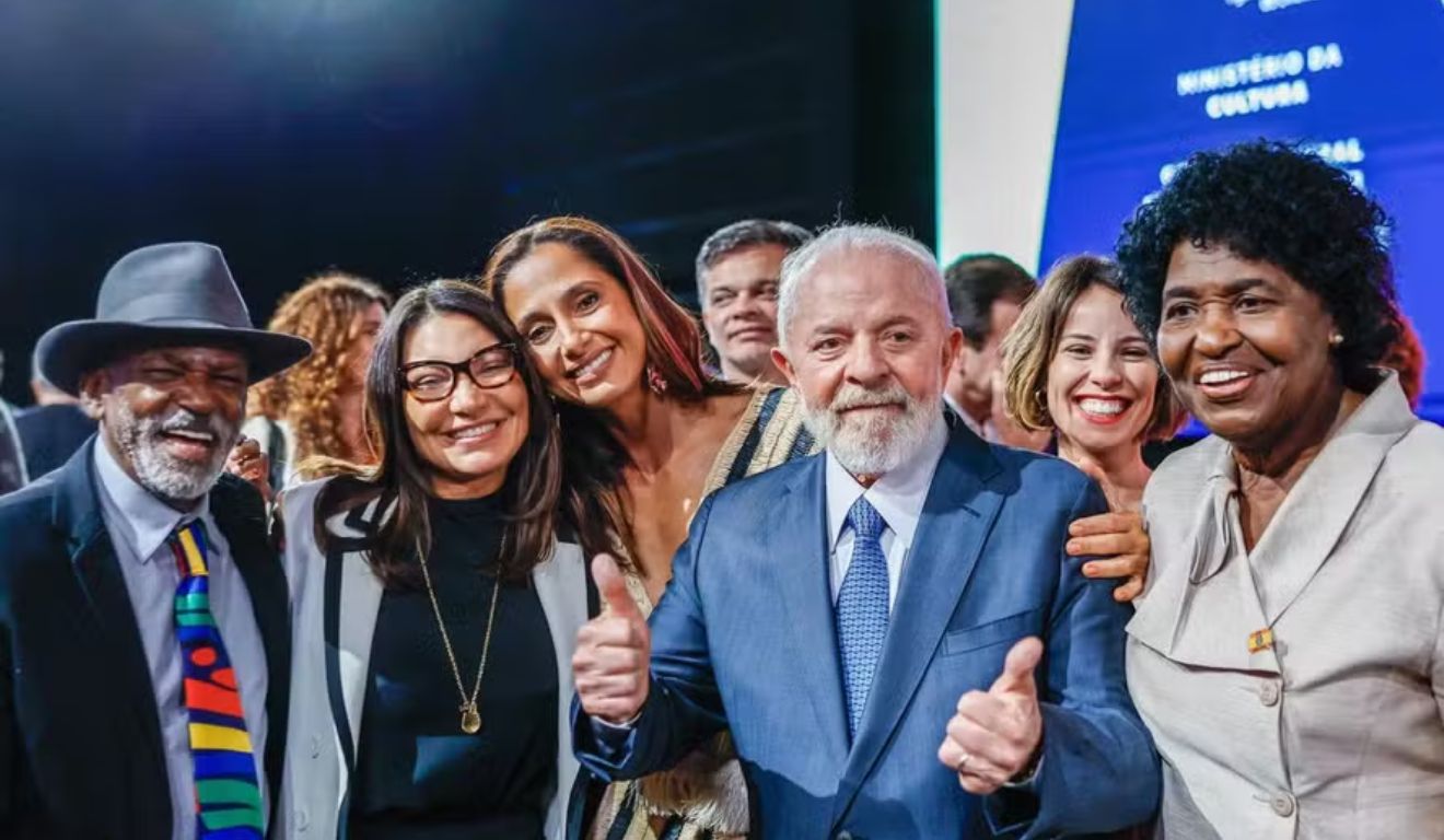 Novo entra com ação no TSE contra participação de músicos em comícios eleitorais
