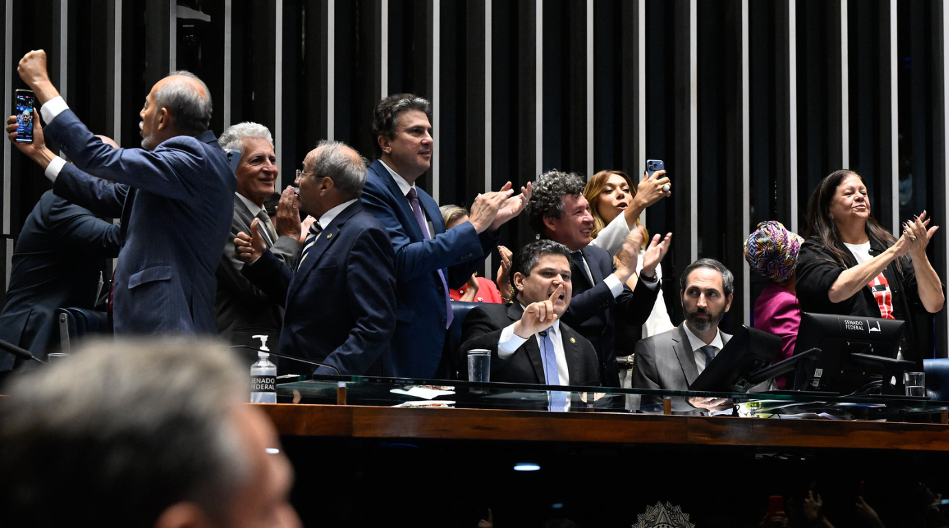 Fim da escala 6×1 será promulgado nesta sexta (16); saiba quando a jornada de trabalho muda