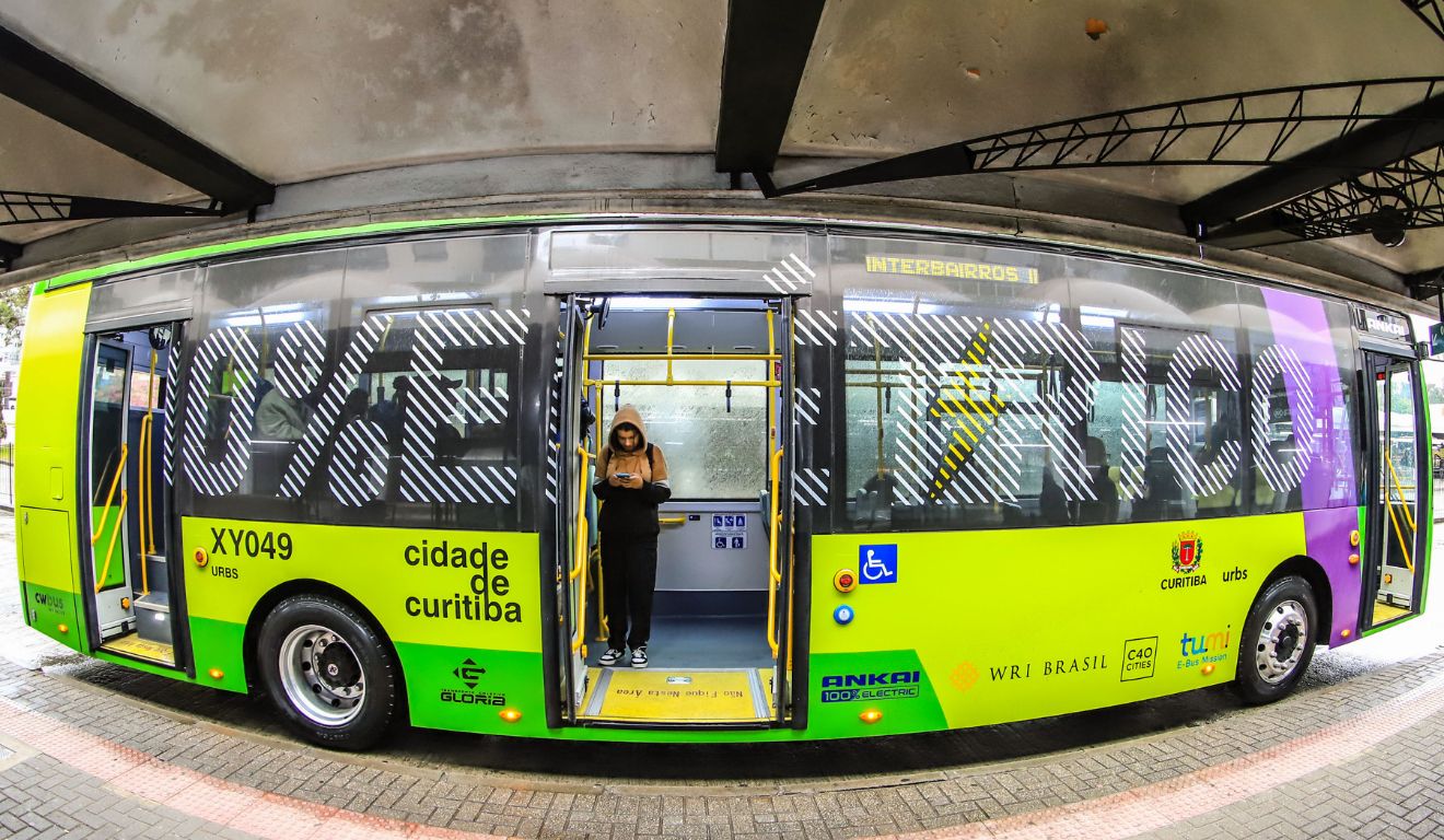 Cidades do Paraná terão ônibus gratuito neste domingo de eleição; confira locais